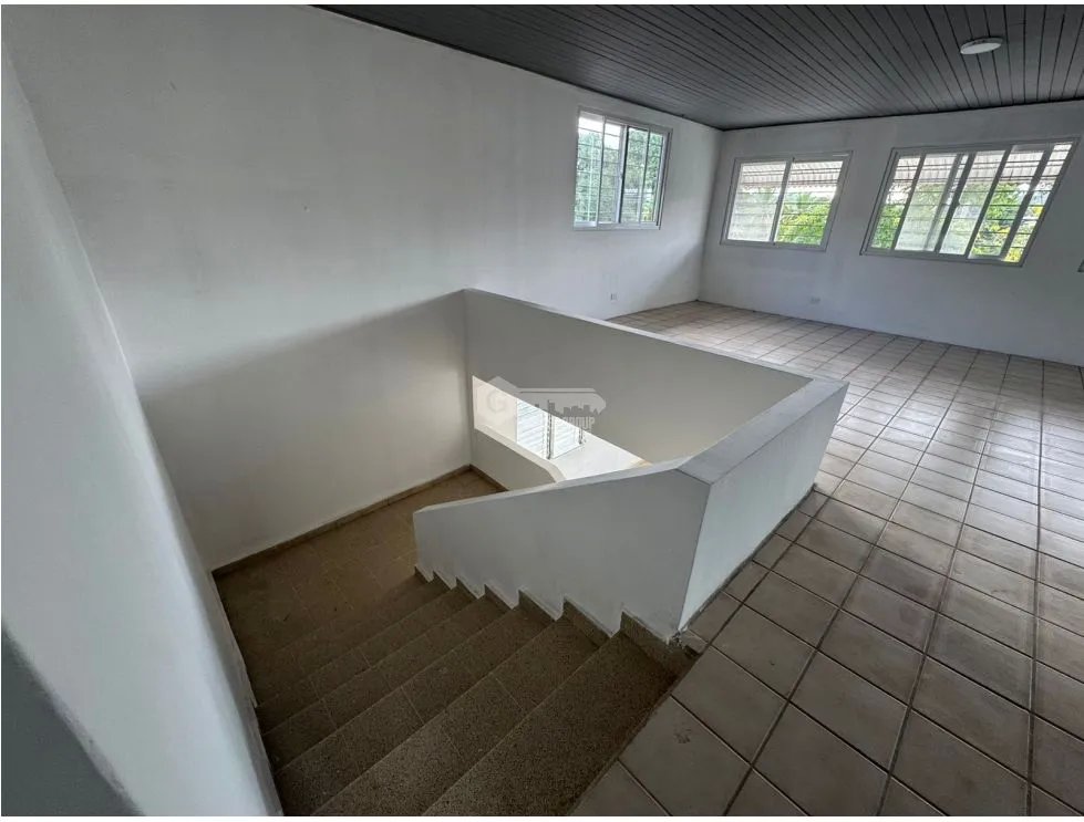VILLA ZAITA / CASA COMERCIAL / 2 NIVELES / 830M / 20 PARKING