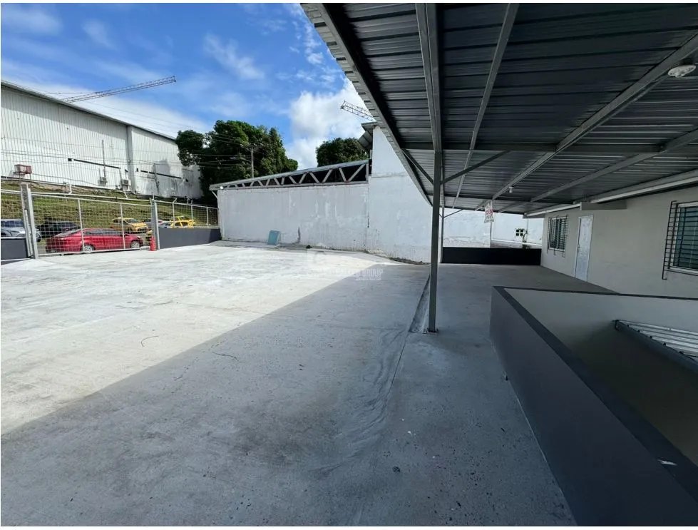 VILLA ZAITA / CASA COMERCIAL / 2 NIVELES / 830M / 20 PARKING