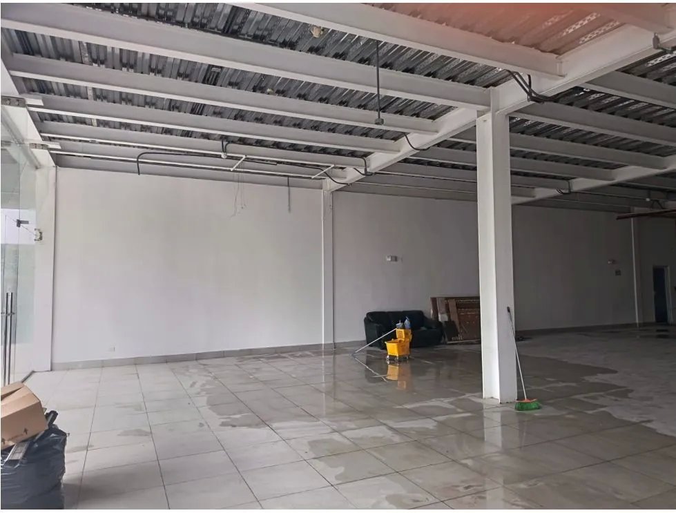 PLAZA DEL ESTE CENTER / LLANO BONITO / 550M / GALERA CON LOCAL