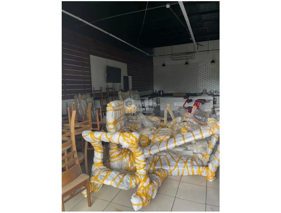 COLON / 160M2 / LOCAL PLANTA ALTA / VACIO  / AS