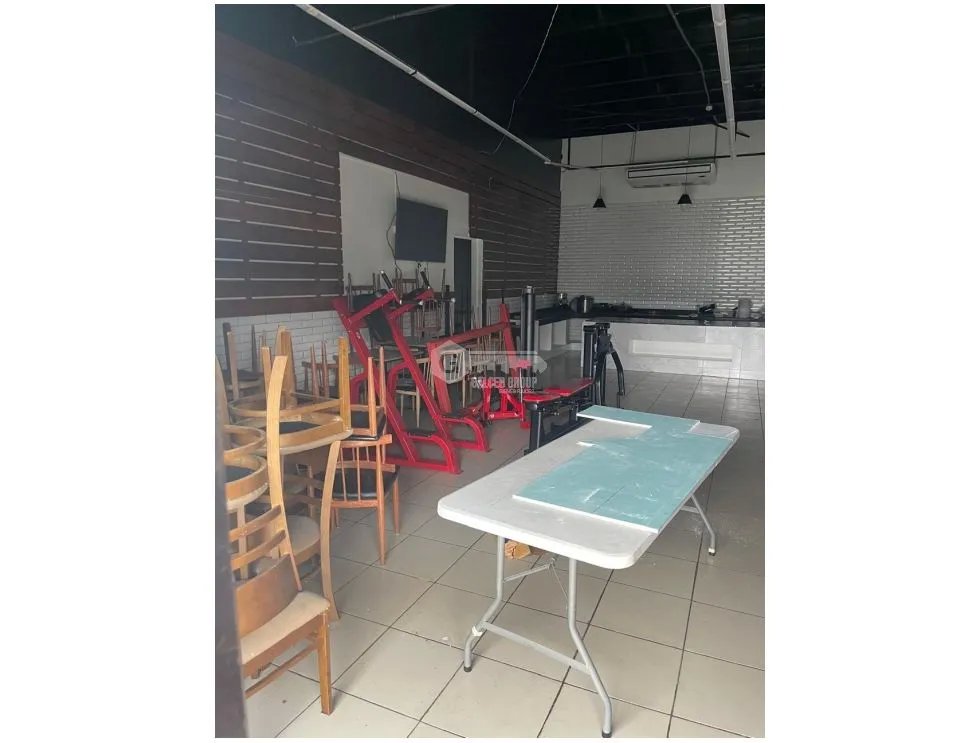 COLON / 160M2 / LOCAL PLANTA ALTA / VACIO  / AS