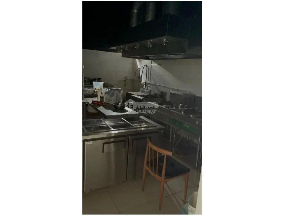 COLON / 160M2 / LOCAL PLANTA ALTA / VACIO  / AS
