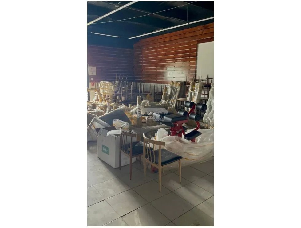 COLON / 160M2 / LOCAL PLANTA ALTA / VACIO  / AS