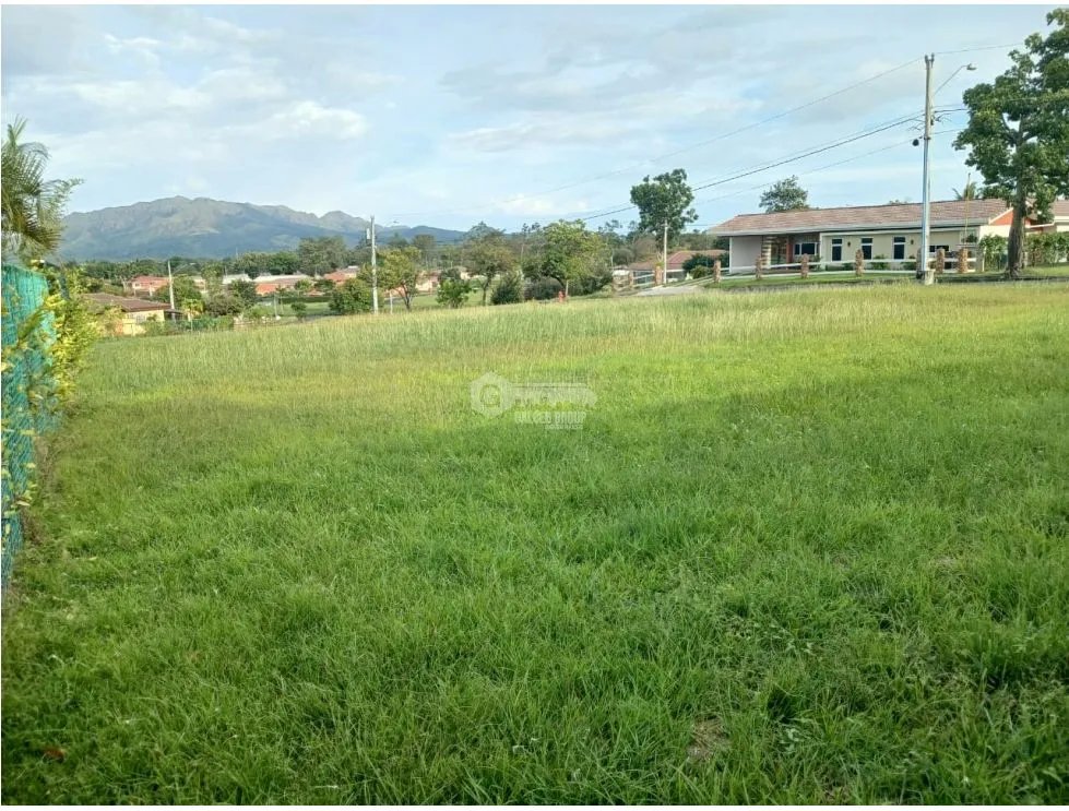 CHAME / EL CELAJE / TERRENO PLANO / 708 M /  AG