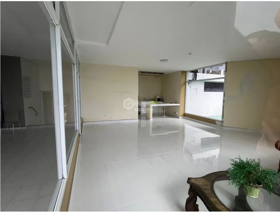 LOCAL COMERCIAL / VILLA DE LAS FUENTES / FOREST HILL / 103M / AIRES A