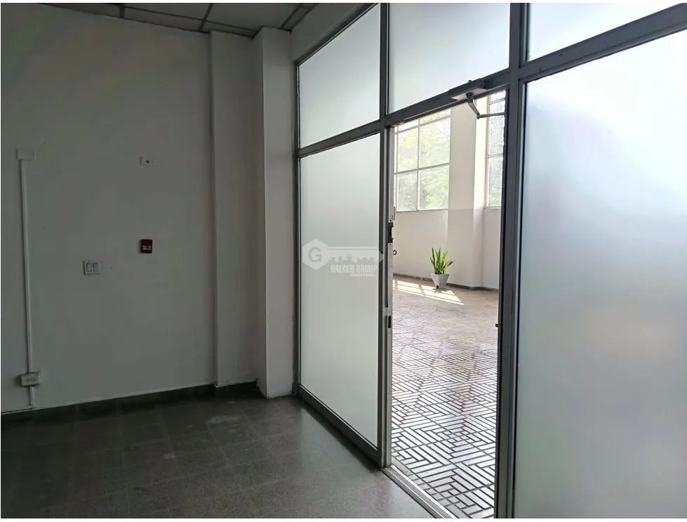 Office for rent in Tumba Muerto