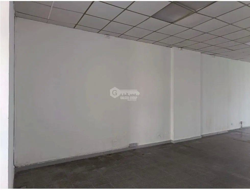 Office for rent in Tumba Muerto