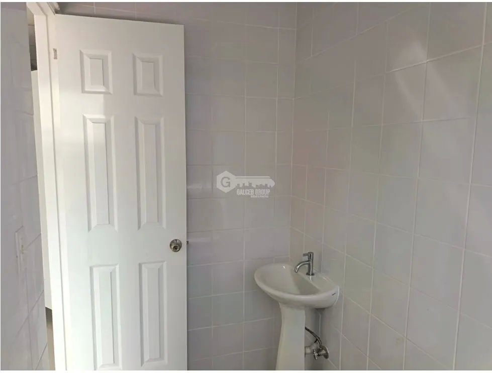 Office for rent in Tumba Muerto