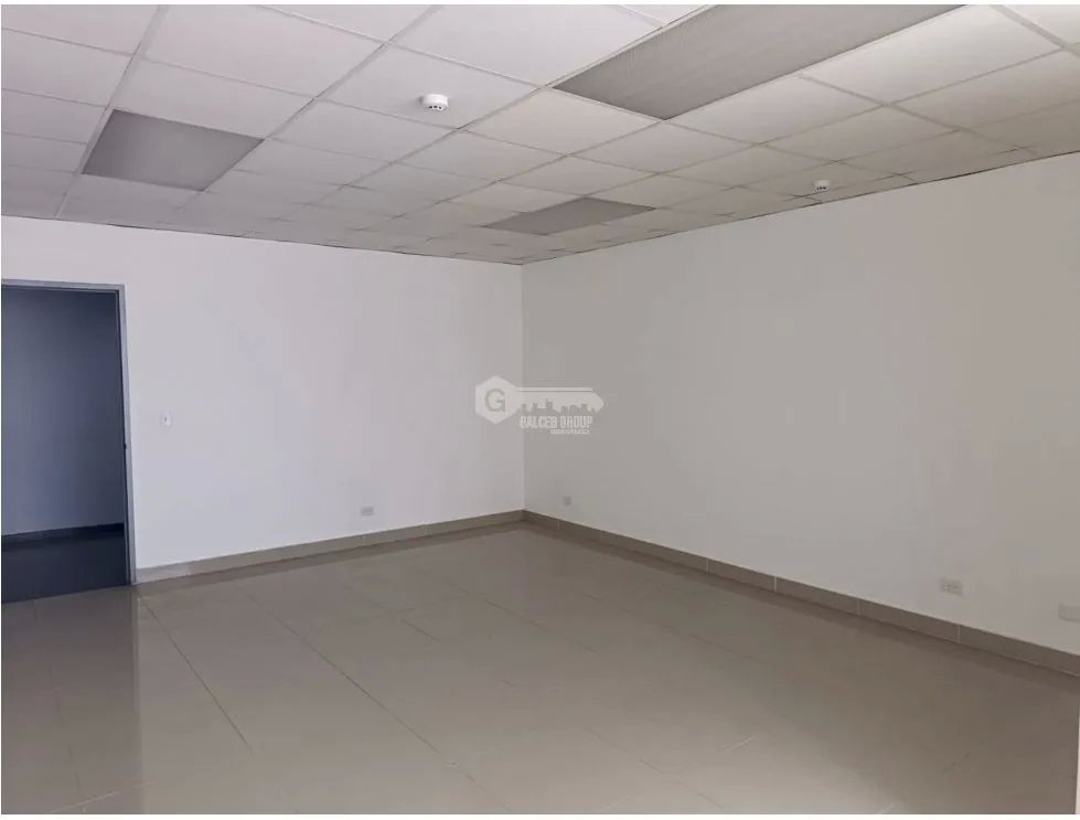Office for rent in Tumba Muerto