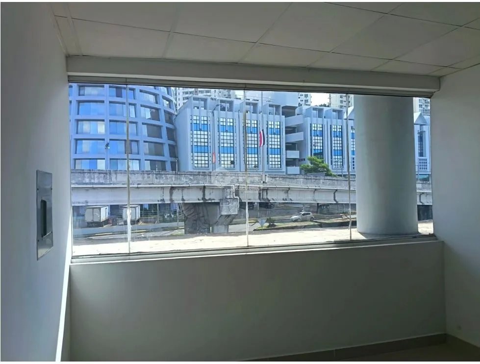 Office for rent in Tumba Muerto