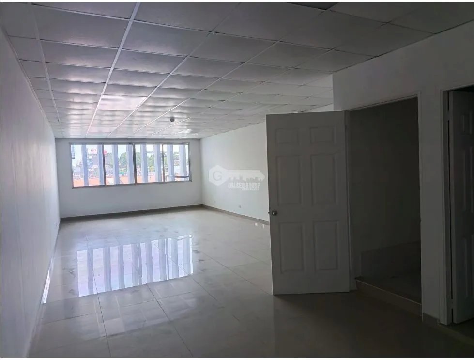 Office for rent in Tumba Muerto