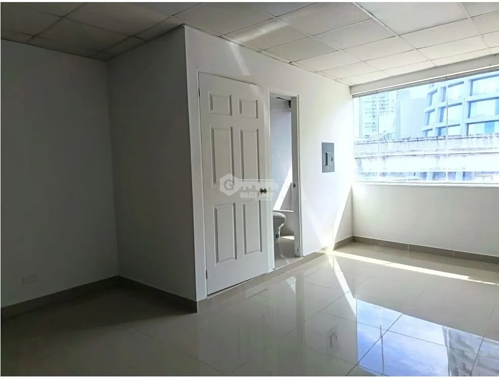 Office for rent in Tumba Muerto