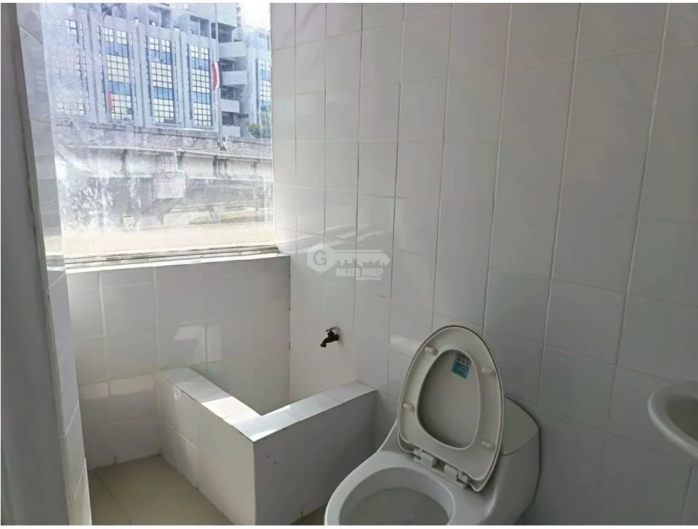 Office for rent in Tumba Muerto