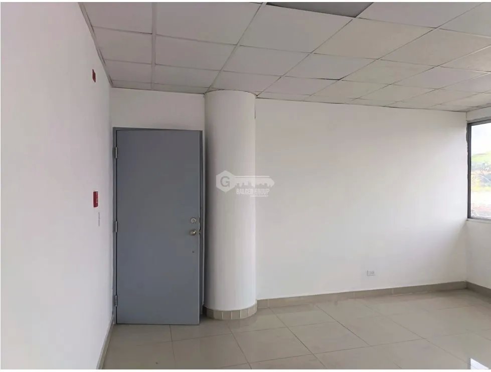 PLAZA SIGLO 21 / TUMBA MUERTO / 67M / SIN DIVISIONES / SOBRE VIA