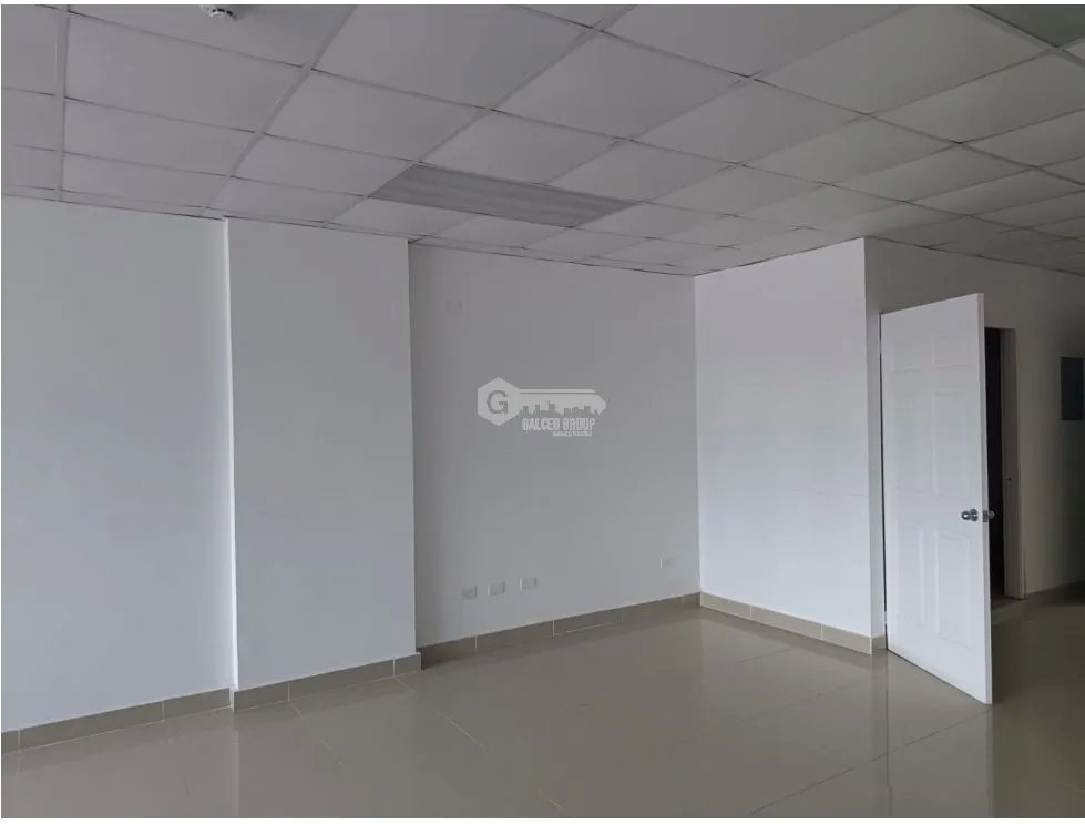Office for rent in Tumba Muerto