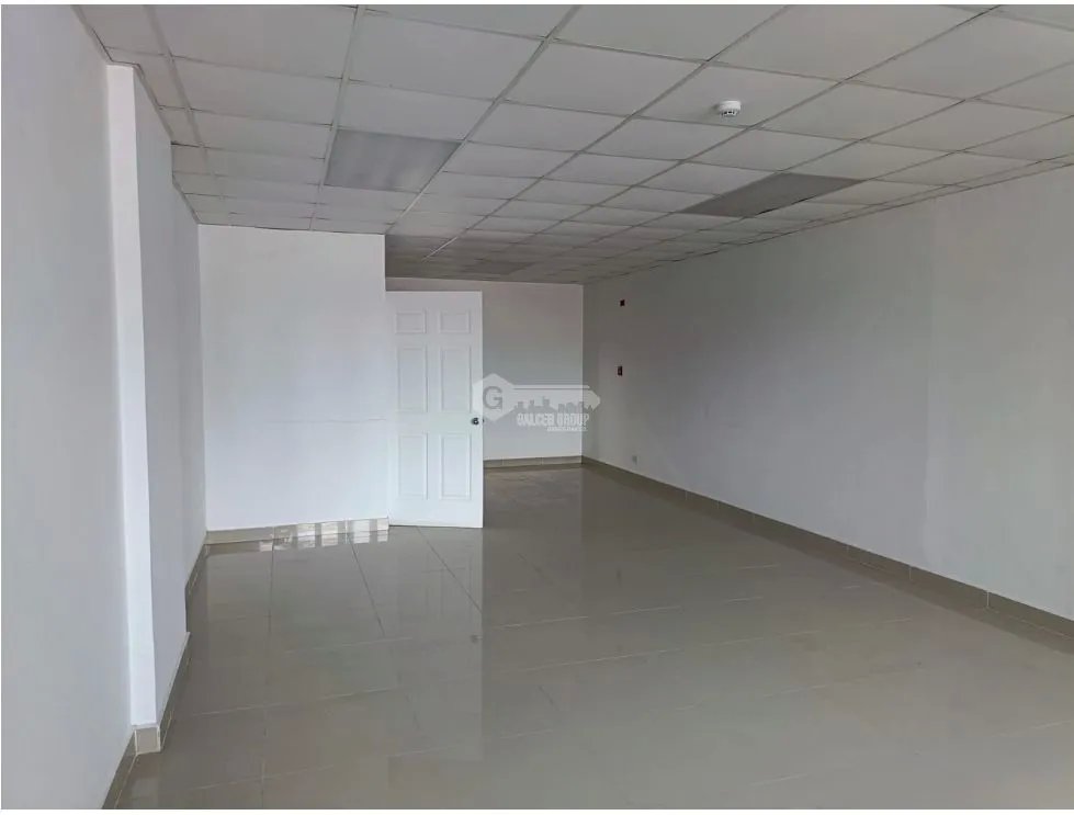 Office for rent in Tumba Muerto