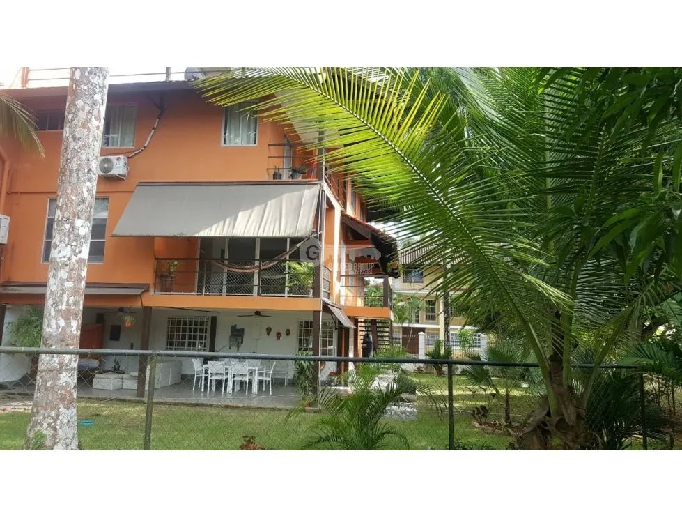 CLAYTON / 420M / 4 HABITACION / 3 NIVELES / 2 PARKING / LINEA BLANCA