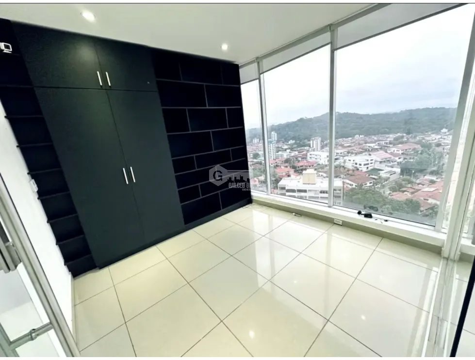 Office for rent in Tumba Muerto