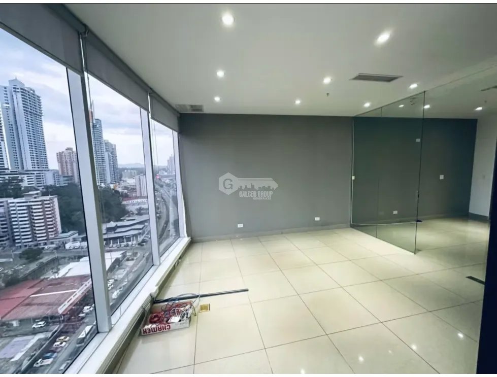 Office for sale in Tumba Muerto