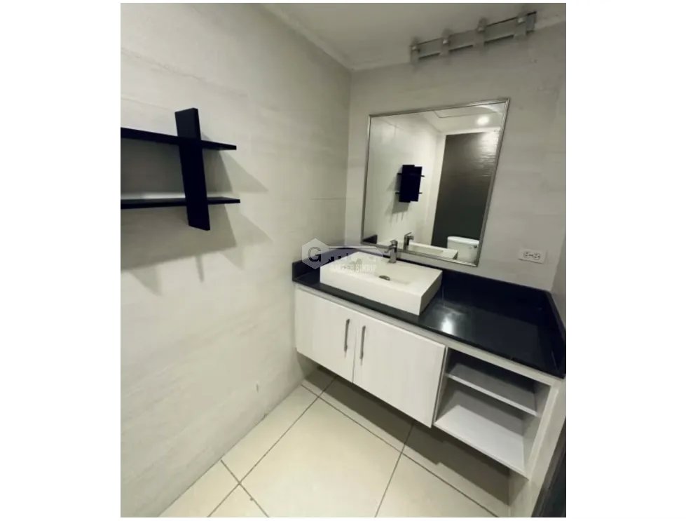 Office for sale in Tumba Muerto