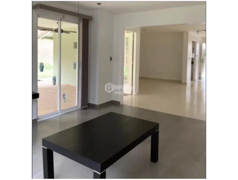 VILLA LUCRE / VILLA DE LAS AZORES / 420M / 3 HABITACION / 2 NIVELES