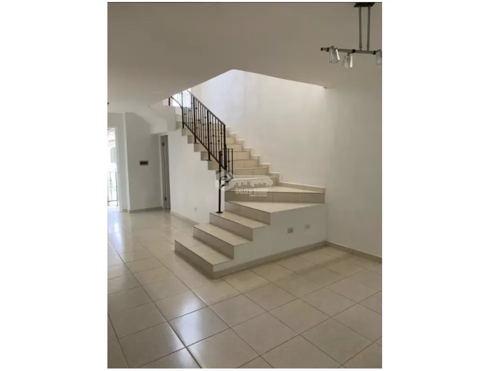 VILLA LUCRE / VILLA DE LAS AZORES / 420M / 3 HABITACION / 2 NIVELES