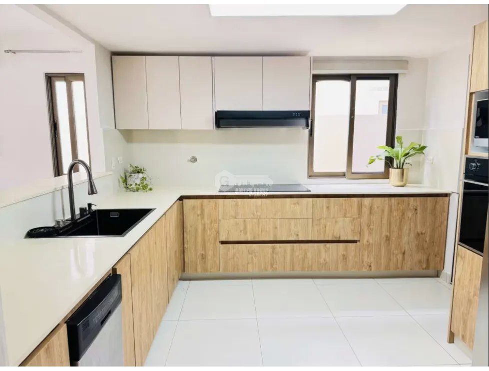 PANAMA PACIFICO / WOODLANDS / 198M / 3 HABITACION / 2 NIVEL / TERRAZA