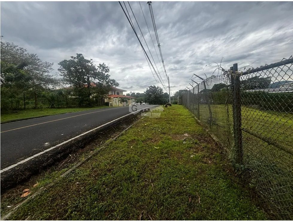 VILLA ZAITA / 1300M / SEMI PLANO / SOBRE VIA / IDEAL PARA INVERSION
