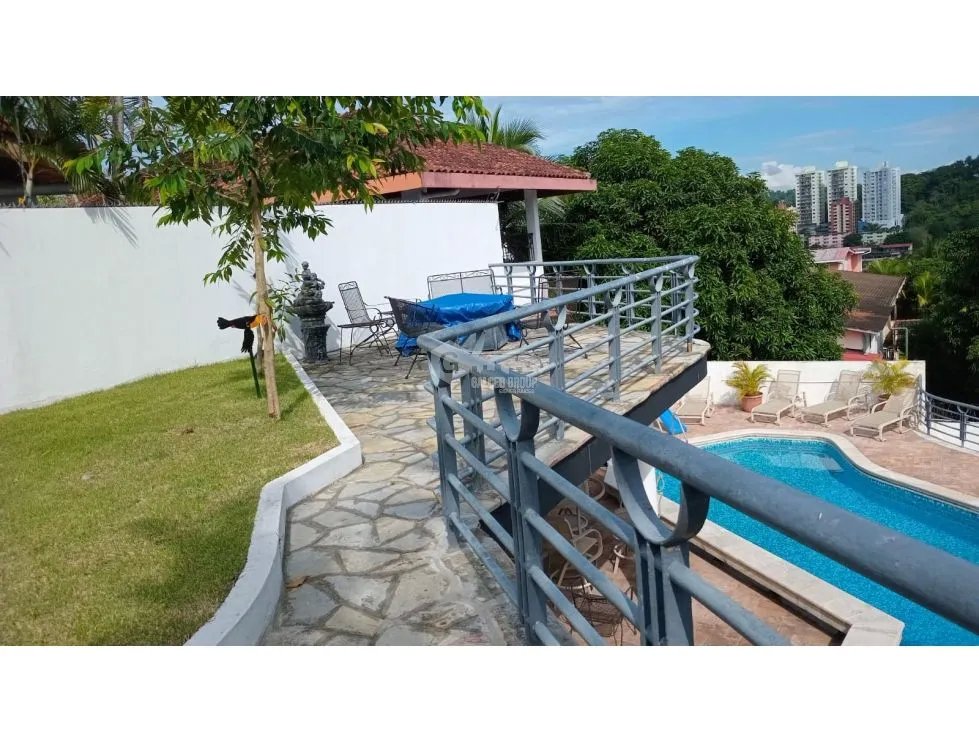 Single Family House for sale in La Alameda