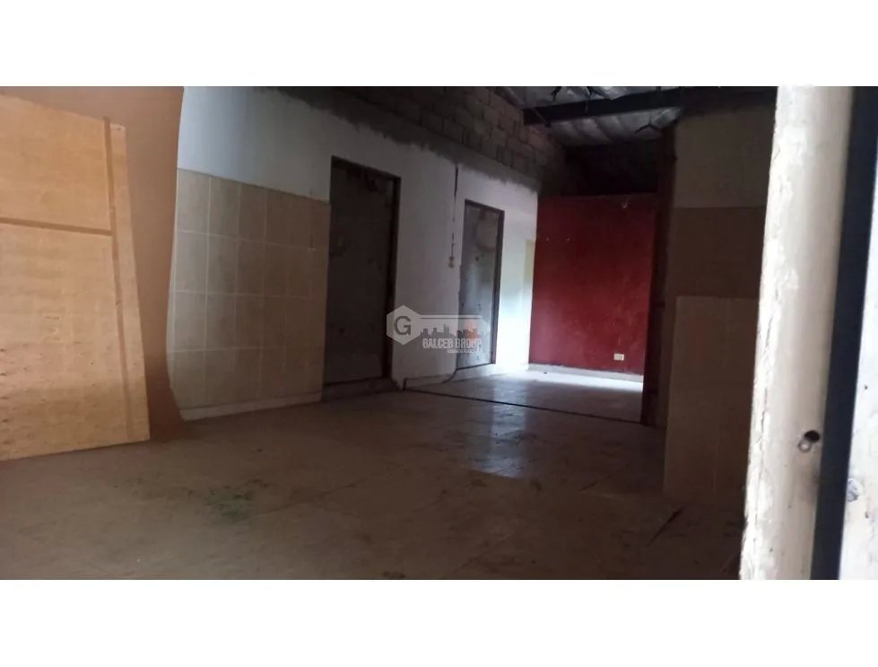 PEDREGAL / EL PARADOR / GALERA COMERCIAL / 245M2 / SOBRE VIA