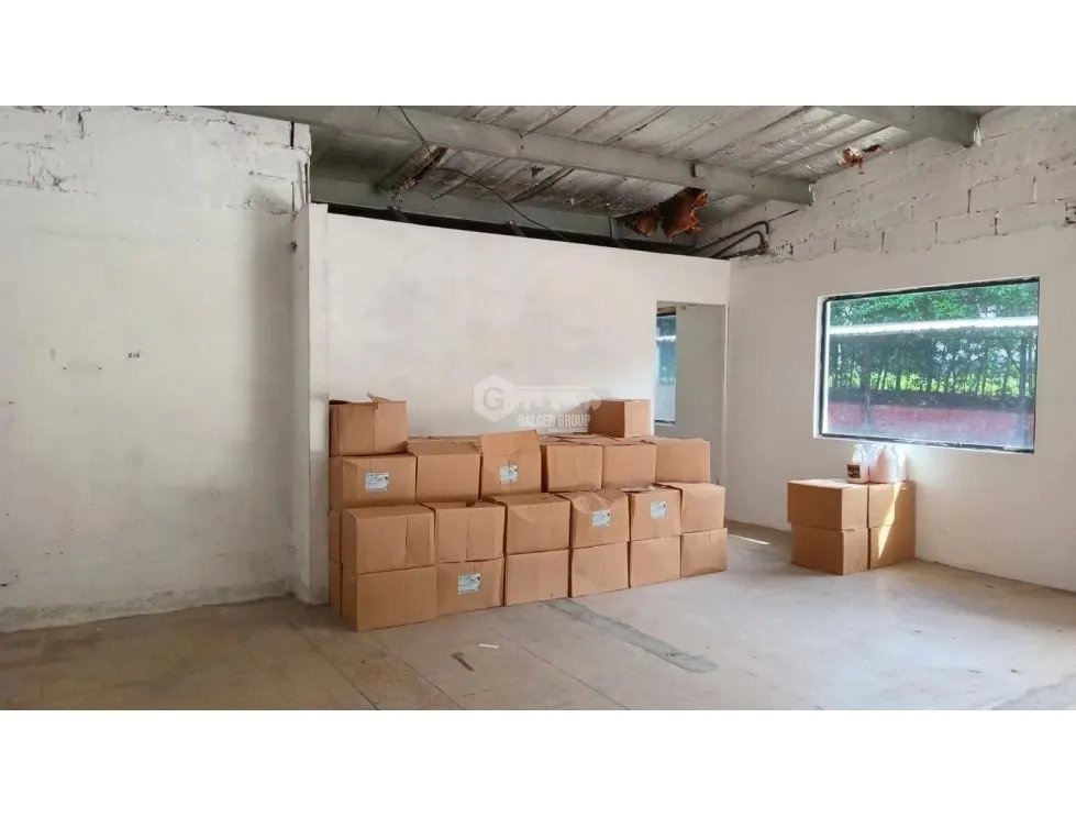 PEDREGAL / EL PARADOR / GALERA COMERCIAL / 245M2 / SOBRE VIA