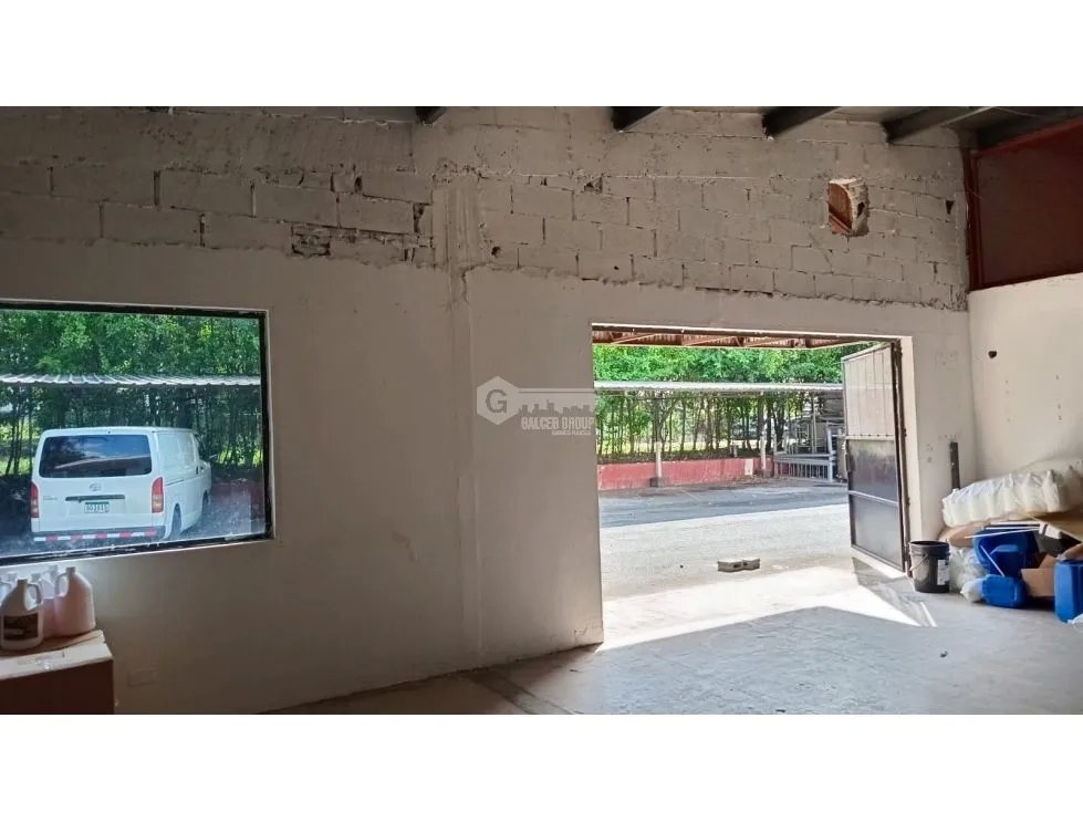 PEDREGAL / EL PARADOR / GALERA COMERCIAL / 245M2 / SOBRE VIA