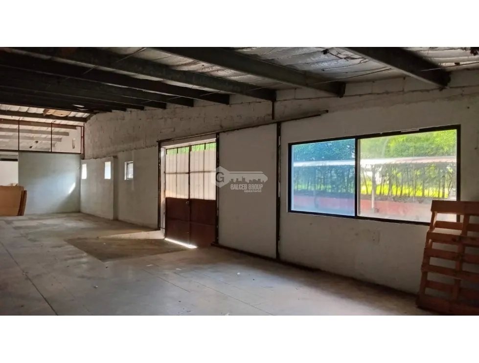 PEDREGAL / EL PARADOR / GALERA COMERCIAL / 245M2 / SOBRE VIA