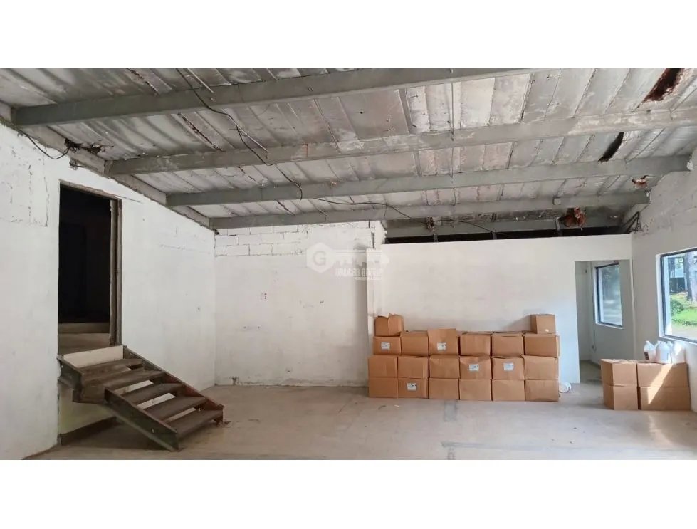 PEDREGAL / EL PARADOR / GALERA COMERCIAL / 245M2 / SOBRE VIA