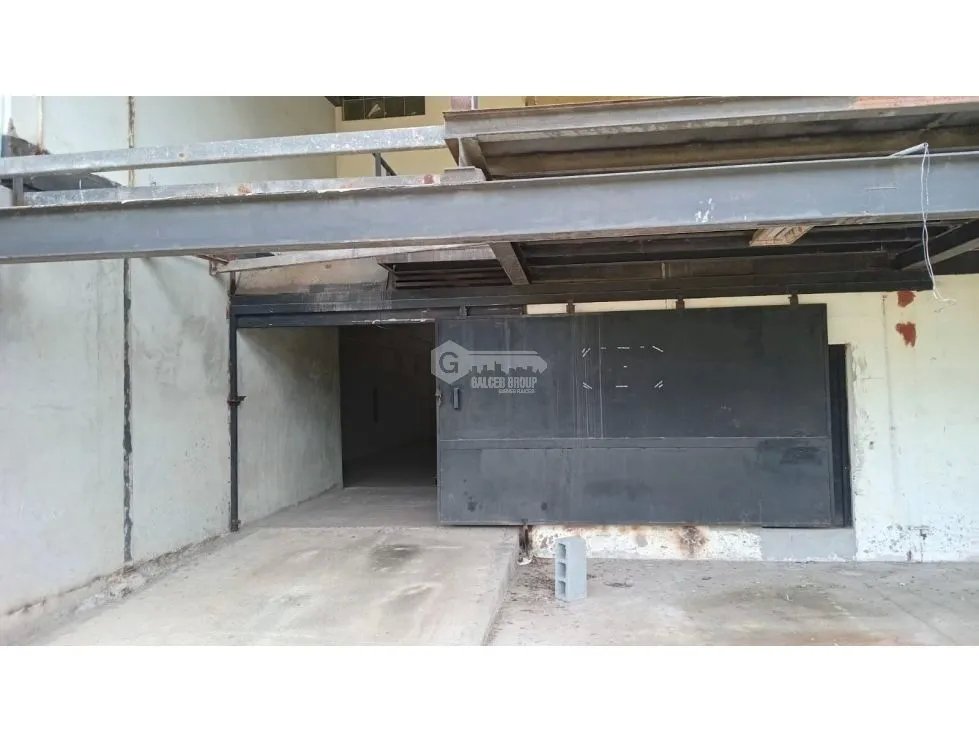 GALERA COMERCIAL / EL PARADOR / PEDREGAL  / 268M2 / SOBRE VIA