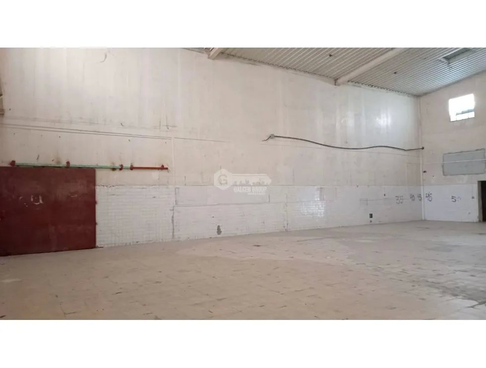 GALERA COMERCIAL / EL PARADOR / PEDREGAL  / 268M2 / SOBRE VIA