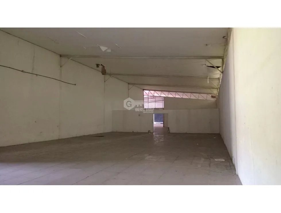 PEDREGAL / EL PARADOR / 608M2 / GALERA COMERCIAL / SOBRE VIA