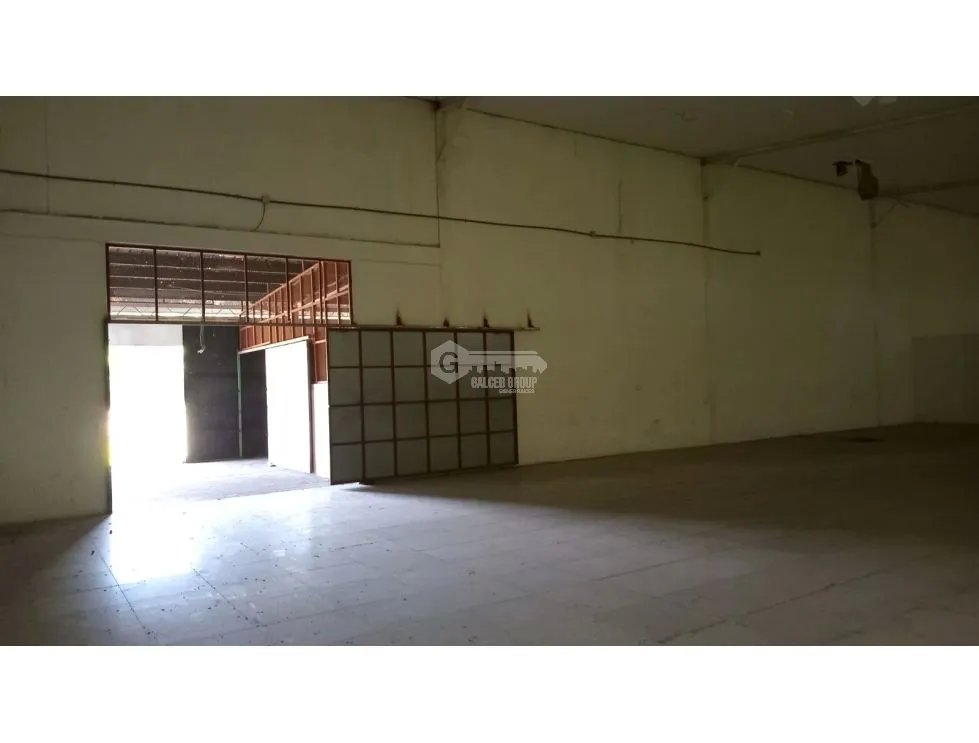 PEDREGAL / EL PARADOR / 608M2 / GALERA COMERCIAL / SOBRE VIA