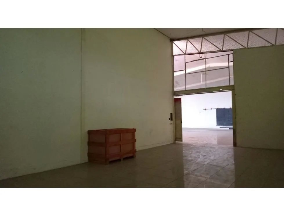 PEDREGAL / EL PARADOR / 608M2 / GALERA COMERCIAL / SOBRE VIA