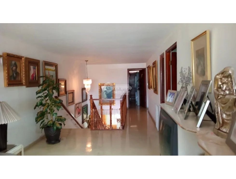 HATO PINTADO / 384M / 3 HABITACIONES / 2 PARKING / 2 NIVELES / TERRAZA