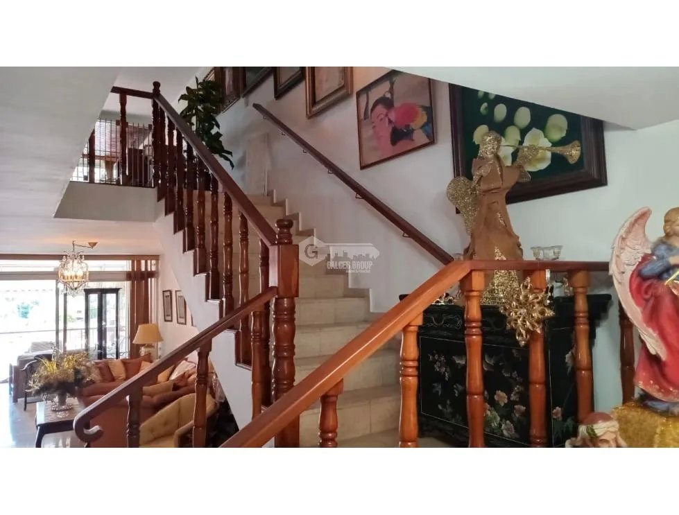 HATO PINTADO / 384M / 3 HABITACIONES / 2 PARKING / 2 NIVELES / TERRAZA