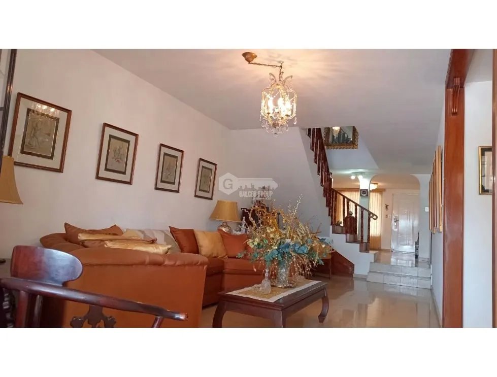 HATO PINTADO / 384M / 3 HABITACIONES / 2 PARKING / 2 NIVELES / TERRAZA