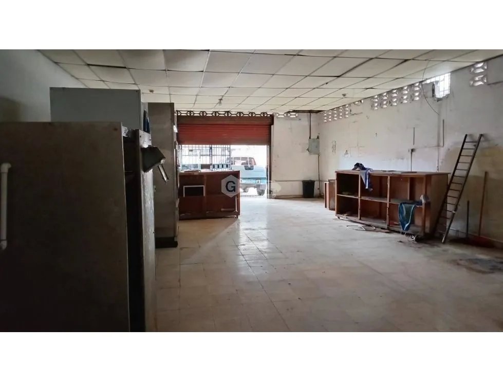 Building for sale in Rio Abajo