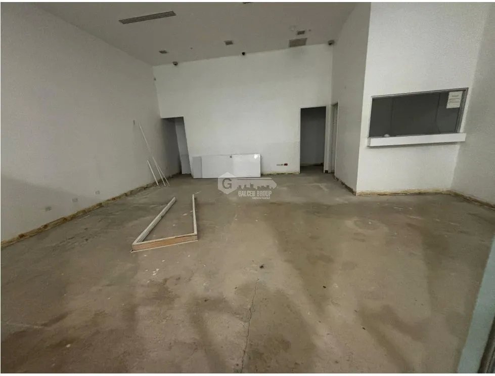 ARRAIJAN / WESTLAND MALL / 78M / PASILLO DE ALTO TRAFICO