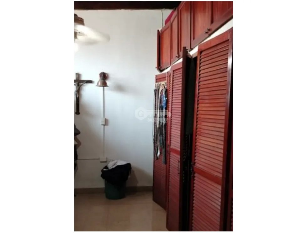 BETANIA / LOS ANGELES / 470M / 3 HABITACIONES / 3 PARKING / PISCINA