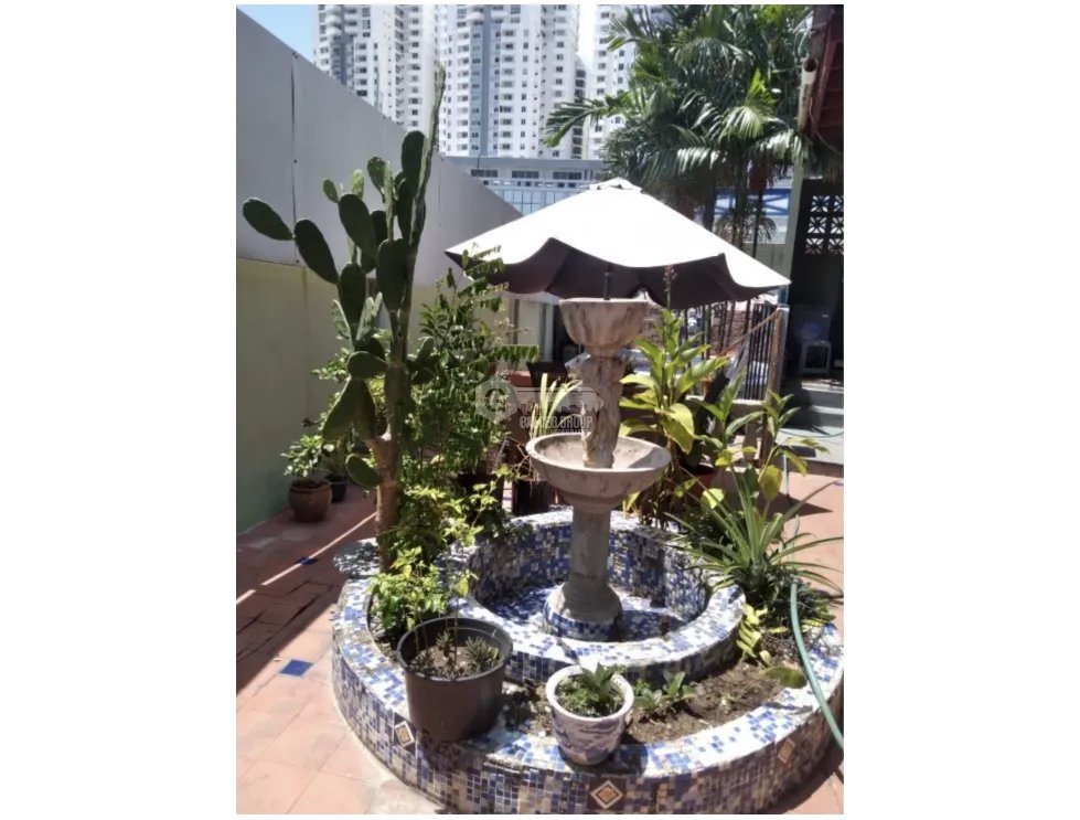 BETANIA / LOS ANGELES / 470M / 3 HABITACIONES / 3 PARKING / PISCINA