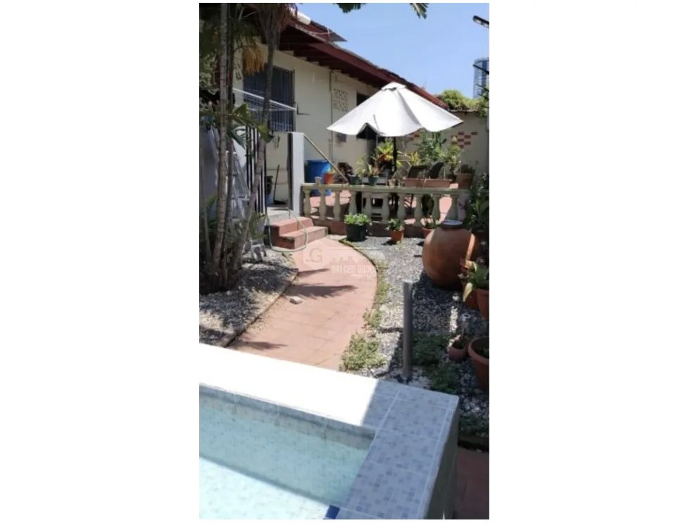 BETANIA / LOS ANGELES / 470M / 3 HABITACIONES / 3 PARKING / PISCINA