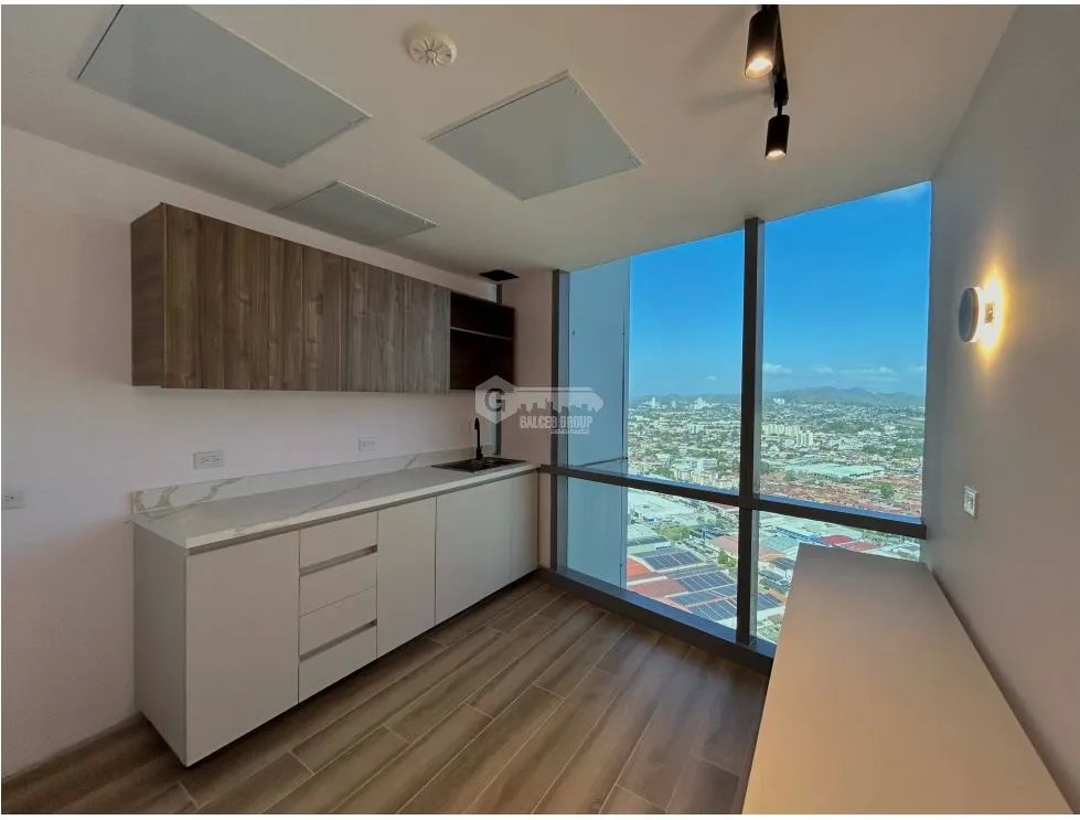 Office for rent in Costa del Este