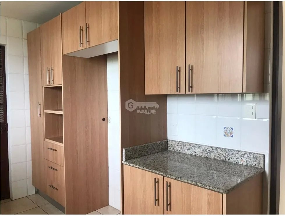 BRISAS DEL GOLF / 463 M2 / 5 HABITACION / 2 PARKING / ESQUINA / DUPLEX