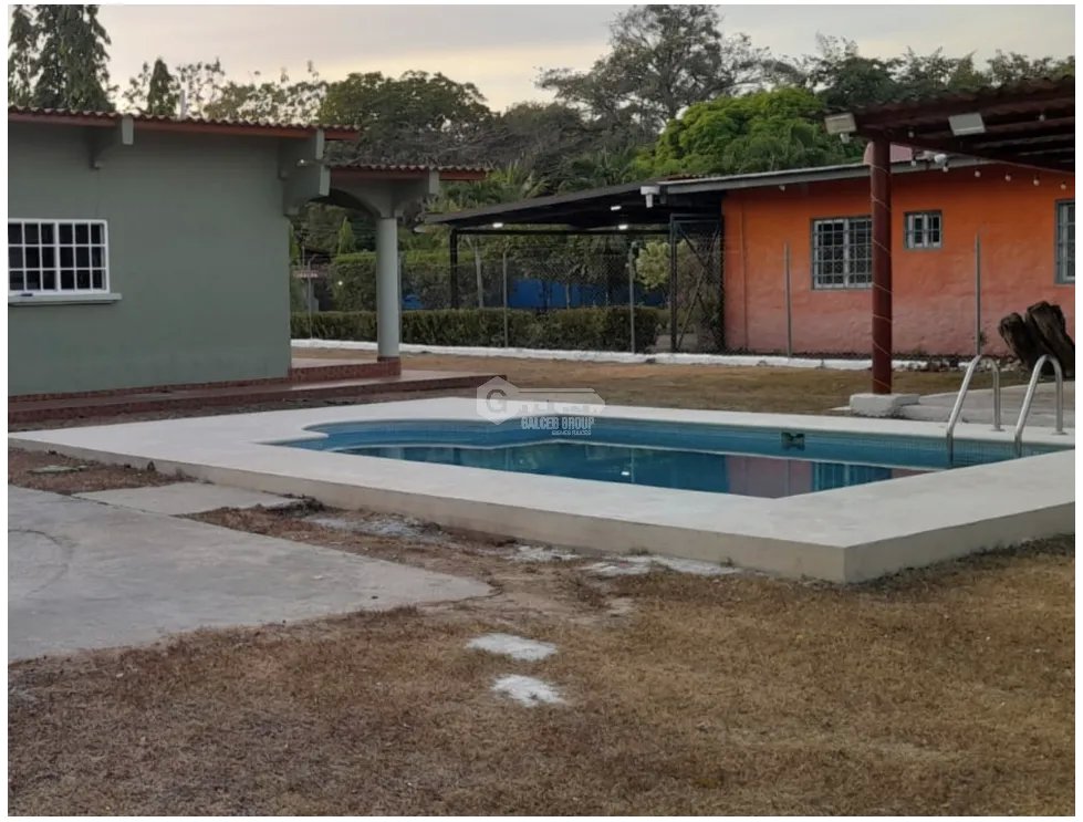 CHAME / NUEVA GORGONA / 2000M / 3 HABITACIONES / 5 PARKING / PISCINA